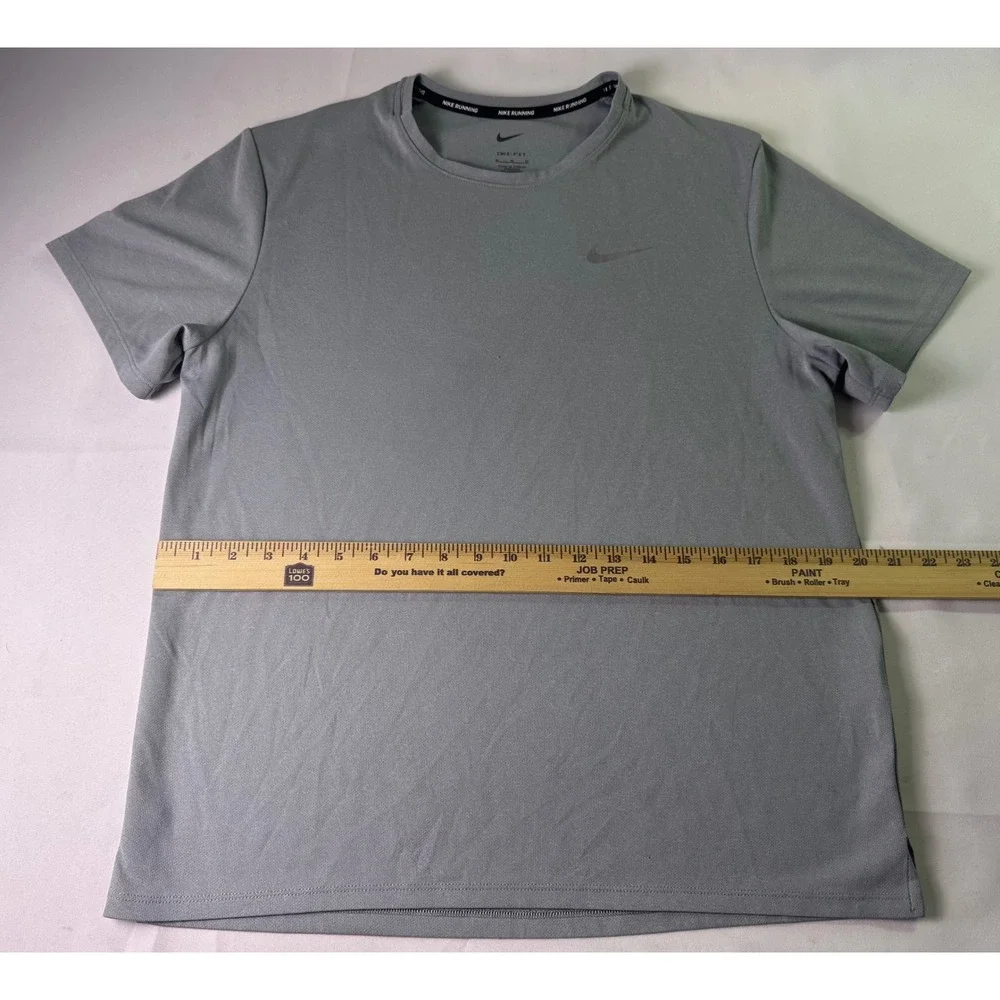 Nike Running Dri-FIT Shirt Men Medium Grey Short Sleeve Performance Training Tee